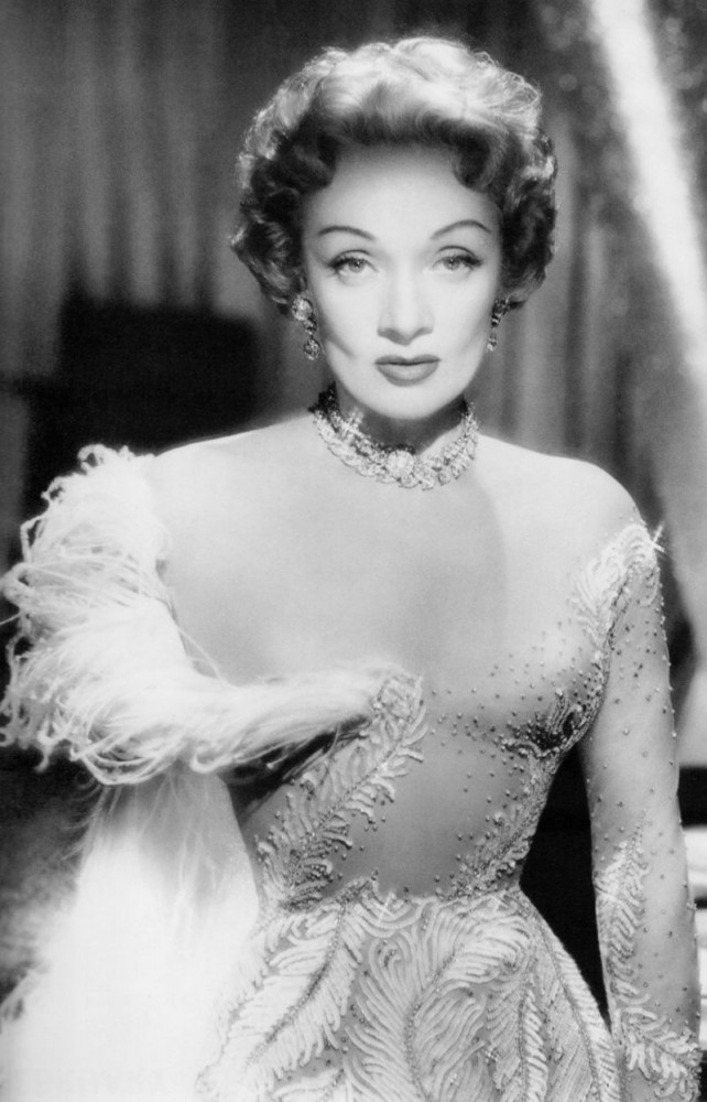 Marlene Dietrich, icono de moda, estilo, PANDORASCODE, hollywood, Jean Louis, mujer poderosa